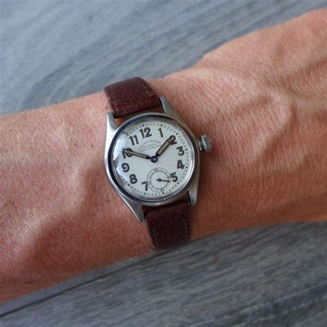 A RARE VINTAGE 1941 WW2 ROLEX OYSTER IMPERIAL 